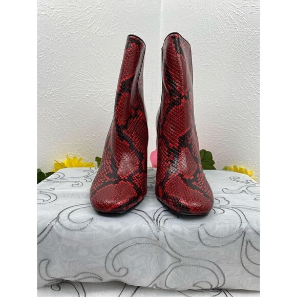 Aqua/Soren Block Heel Booties/Red/Size 7 - Picture 6 of 9